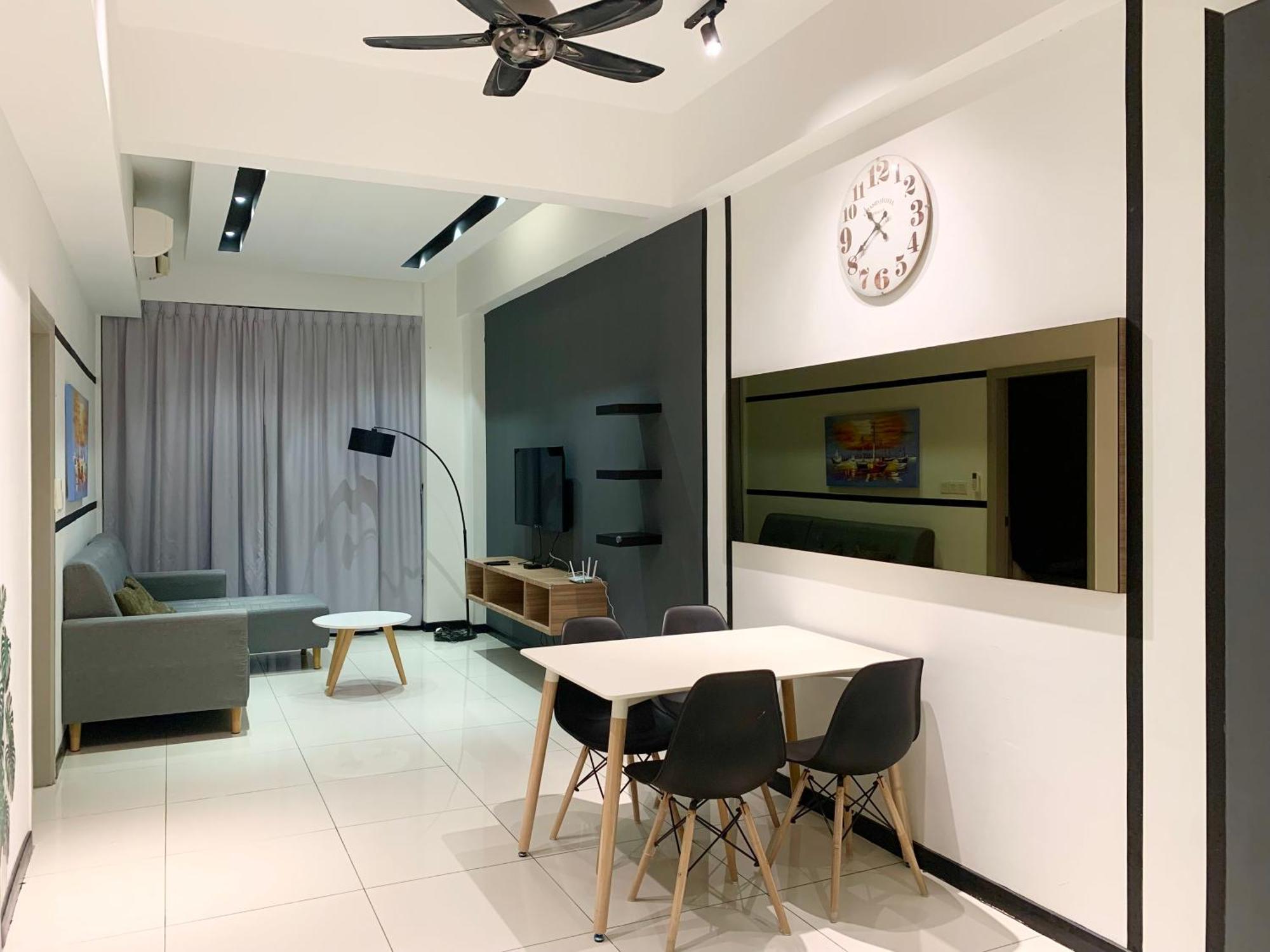 68sqm 2 bedroom, 1 Private bathroom شقة in مقاطعة الأعمال المركزية كوتا كينابالو الغرفة الصورة